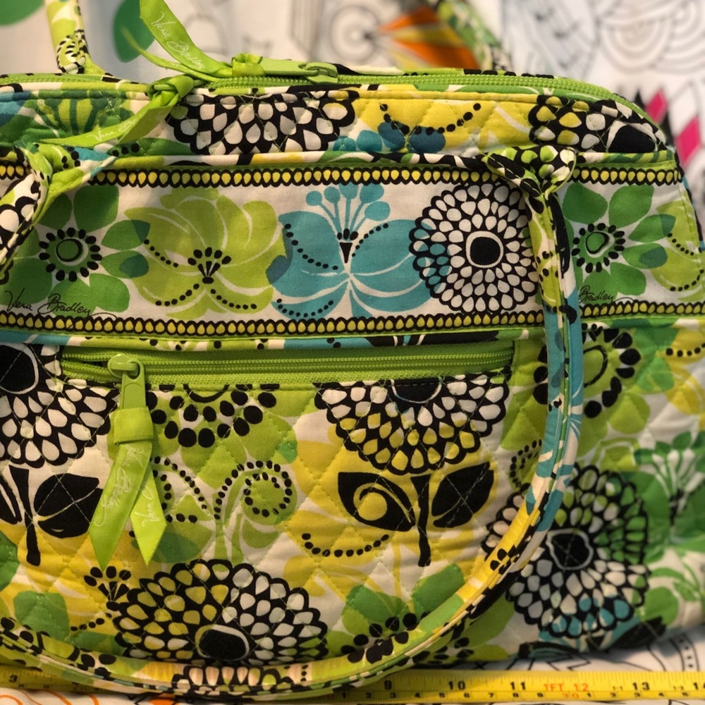 Vera Bradley Green Limes Up pattern Bowler